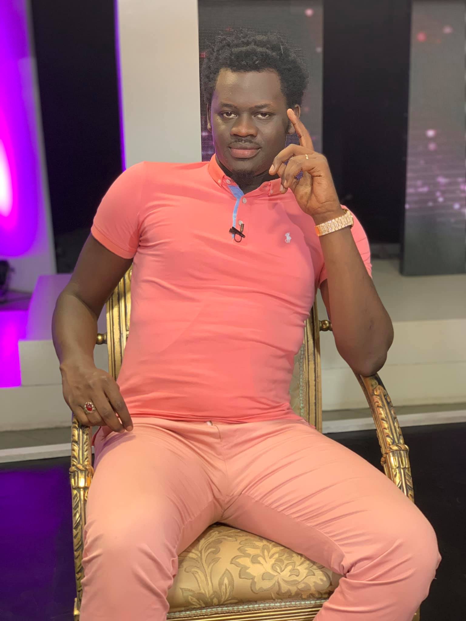 (14) Photos : Les coulisses du prochain numéro de l’émission “Vous et Nous” avec Ndeye Ndack et sa team