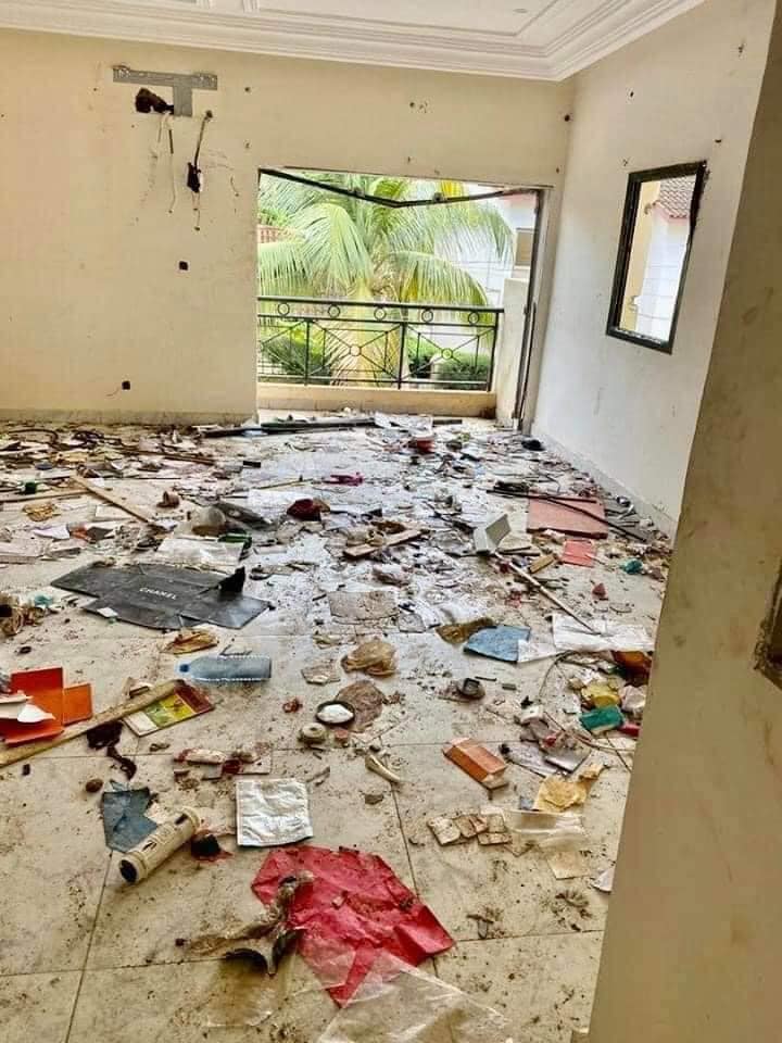 (Photos+Vidéo) Coup d’Etat au Mali : Découvrez ce qui reste de la Maison de Karim Keïta, fils d’IBK