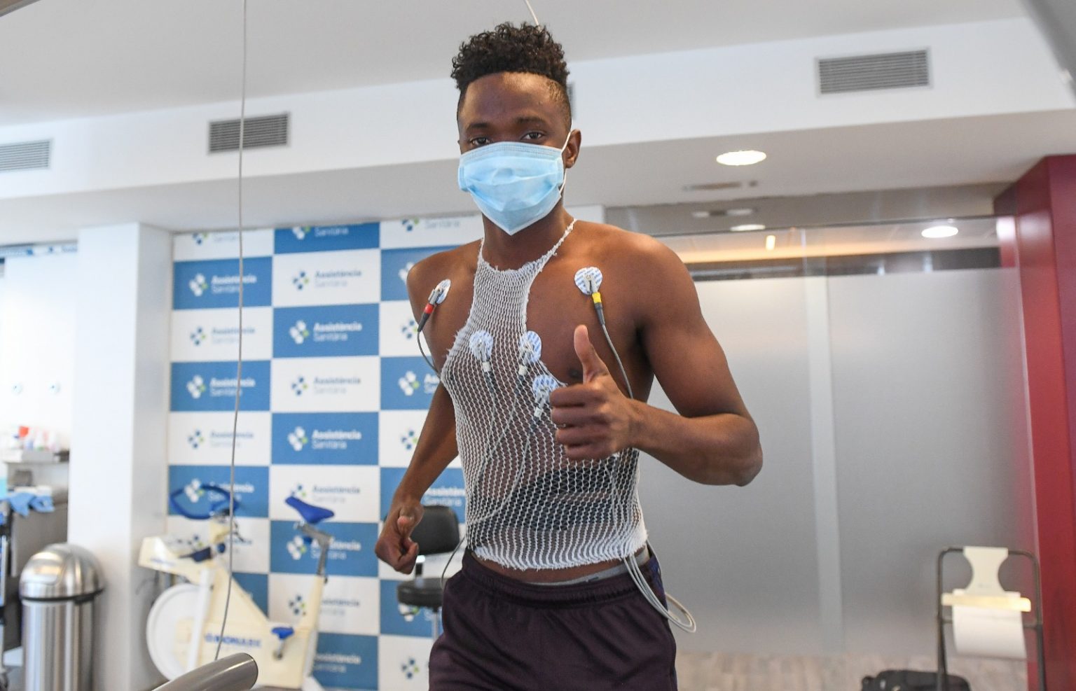 (15 Photos) Visite médicale de Moussa Ndiaye en images