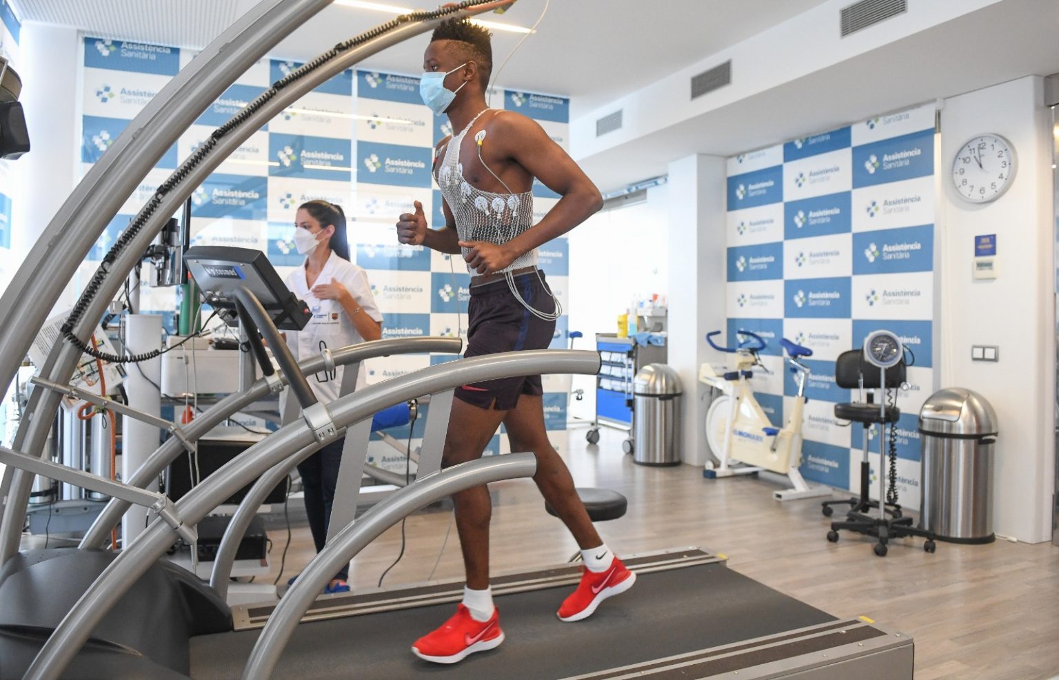 (15 Photos) Visite médicale de Moussa Ndiaye en images