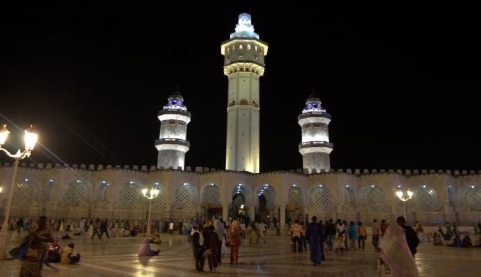 Vidéo urgent: Touba, une foule immense devant la mosquée pour célébrer le premier Safar