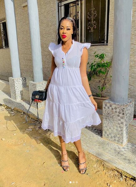 (05 Photos) Ya Awa Rassoul de la série « Infidèles », tenue très classe et stylés…