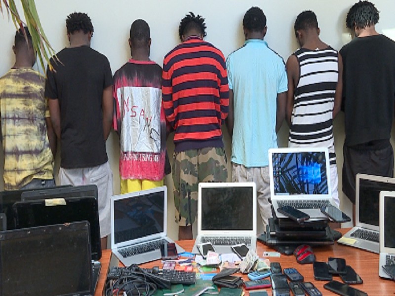 Cybercriminalité : 23 Nigérians arrêtés à Mbao par la police