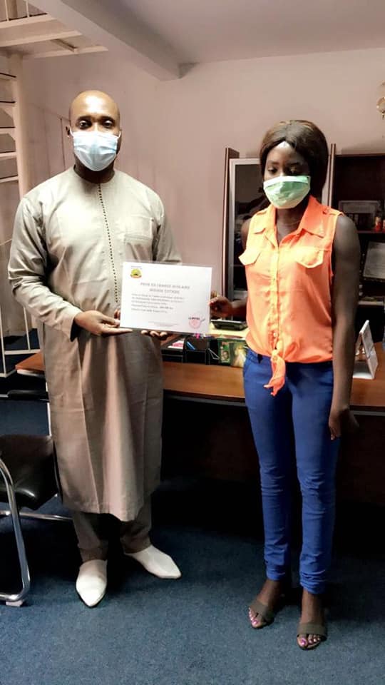 Photos : Barthélémy Diaz offre une bourse d’études entière à Tening Sène, étudiante et femme de ménage