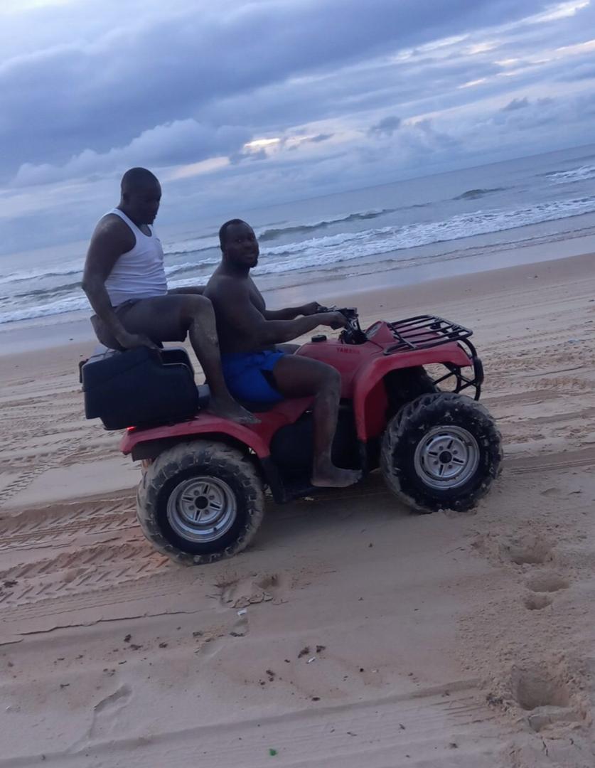 (Photos) Modou Lo en vacance avec ses proches...
