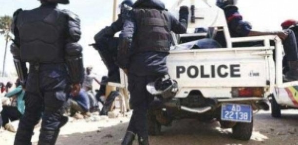 Yeumbeul : Des policiers blessés, leur véhicule attaqué,le dealer arrêté