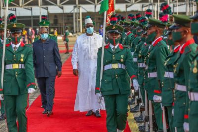 Visite d’amitié et de travail : Arrivée de Macky Sall au Nigeria ( photos)