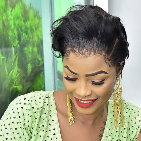 (05 Photos) : Fraichement mariée : Mbathio Ndiaye “charme” son Aladji Ass