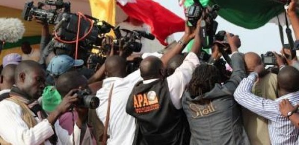 Dakar : Les partisans de Cellou Dalein Diallo manifestent contre "la confiscation de leur victoire par Alpha Condé"