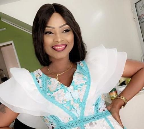 10 Photos-Mbathio Ndiaye : Qu'on l'aime ou qu'on ne l'aime pas...