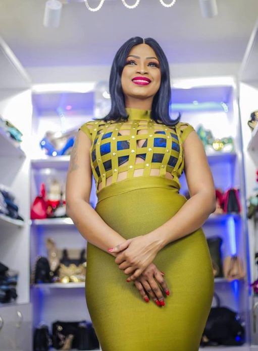 10 Photos-Mbathio Ndiaye : Qu'on l'aime ou qu'on ne l'aime pas...