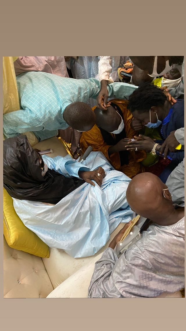 (03) Photos : Ridial de la série Infidèles craque et fond en larmes devant Serigne Mountakha