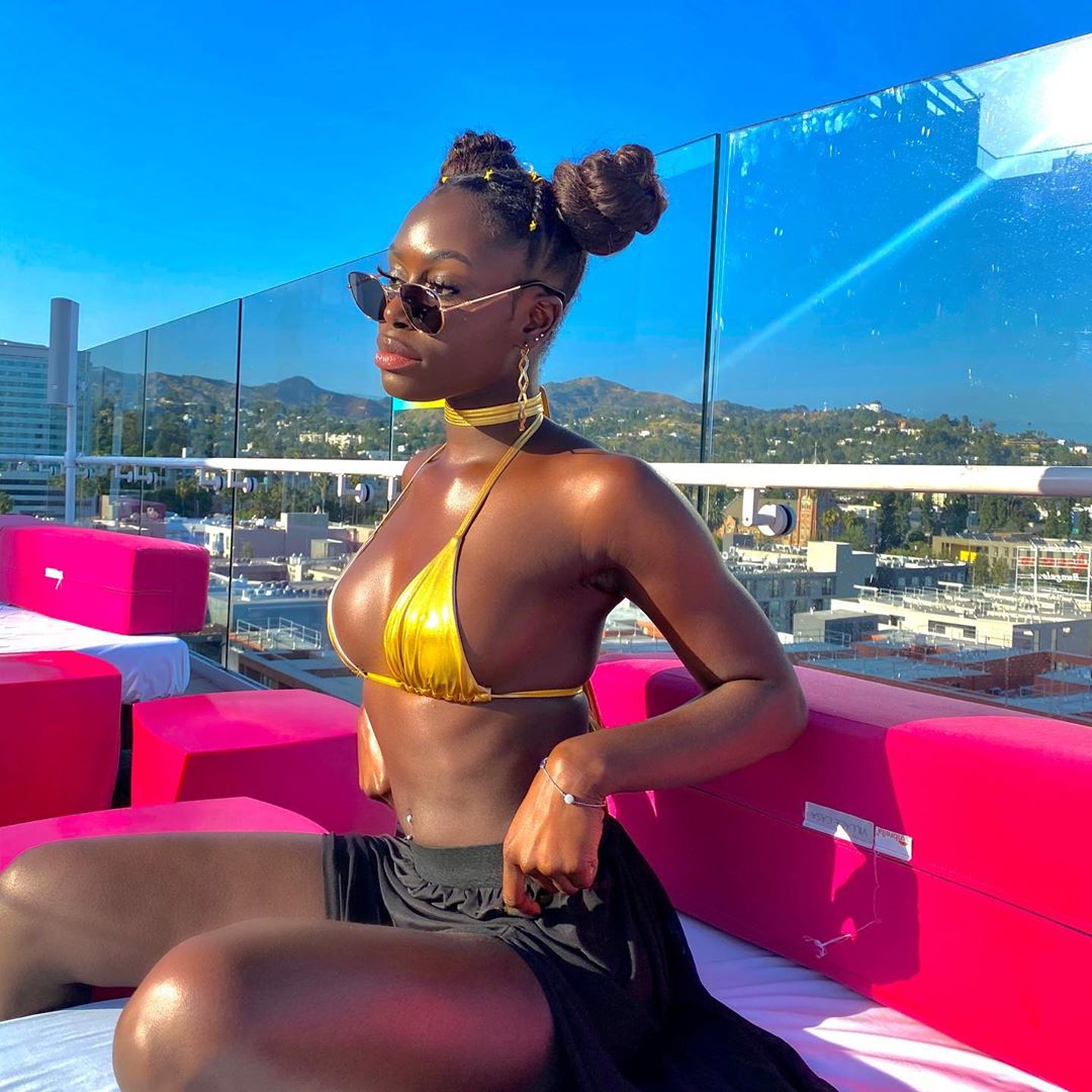 (17 Photos)Tenues aguicheuses, Diarra Sylla « Sen Petit Gallé » enflamme la toile