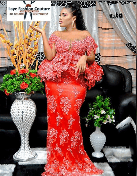 (07 Photos): Big maman de la série mœurs s’affile en Jongoma dans une robe à couper le souffle