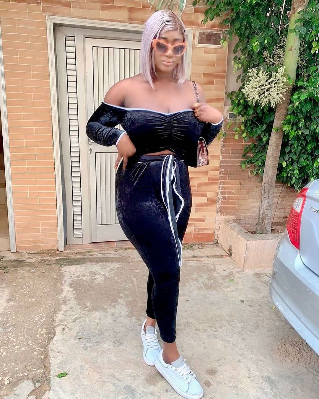 Photos – Le modèle photo Eva channel qui choque les internautes avec ses...