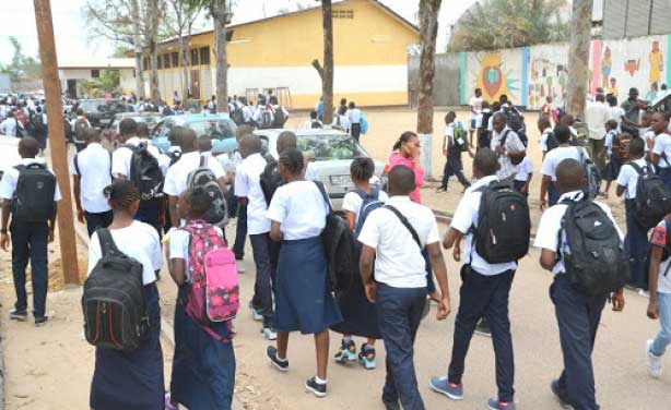 Fête de fin d’années: des écoles privées déchirent le décret de Macky