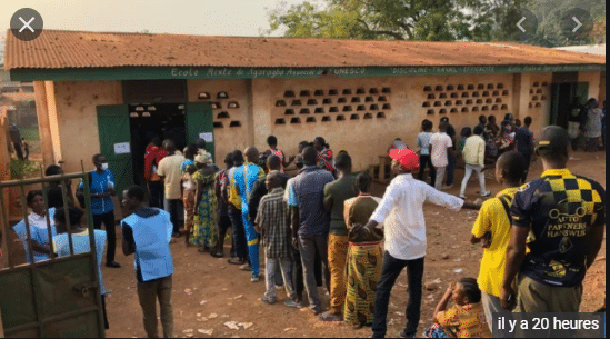 Élections en Centrafrique : l'engouement troublé par des dysfonctionnements et des violences