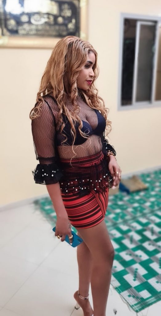 (10 Photos) Khadija Ndiaye, la fille de Patra et animatrice à la 2stv se dévoile toute s*xy