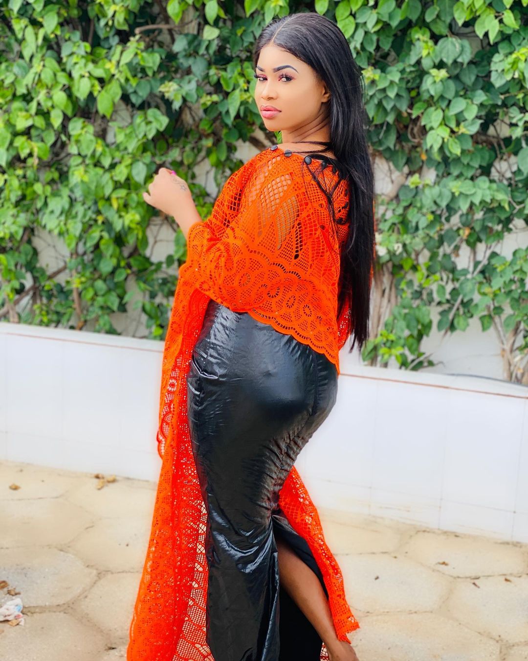 Photos - L'actrice Marichou pétillante en mode vendredi