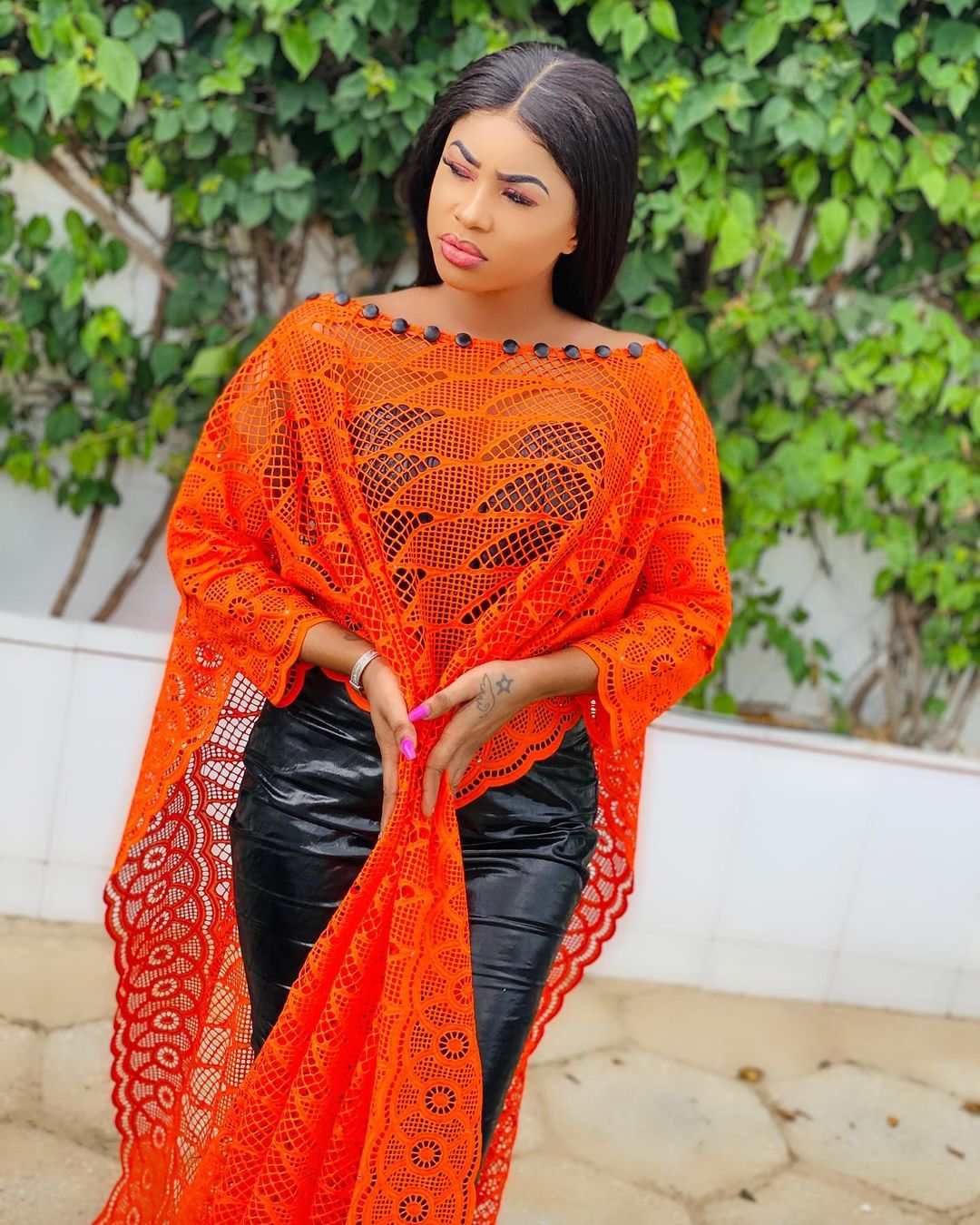 Photos - L'actrice Marichou pétillante en mode vendredi