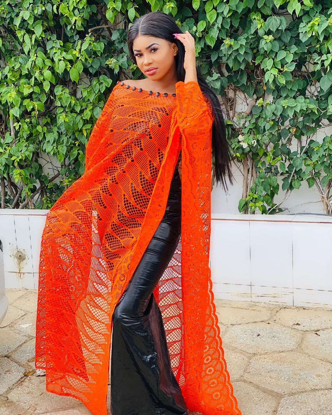 Photos - L'actrice Marichou pétillante en mode vendredi