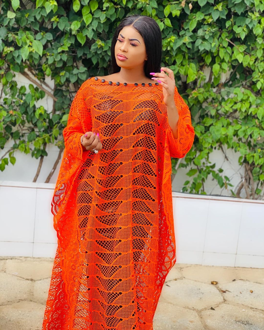 Photos - L'actrice Marichou pétillante en mode vendredi