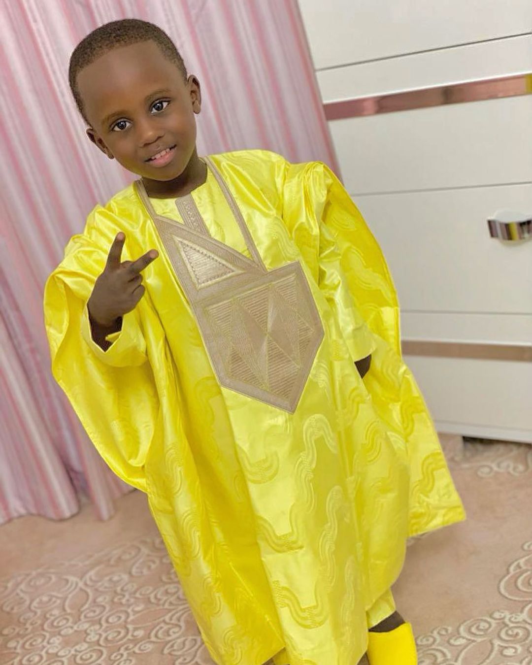 15 Photos - Abba No Stress : son fils de 6 ans, déjà une star sur les Réseaux Sociaux