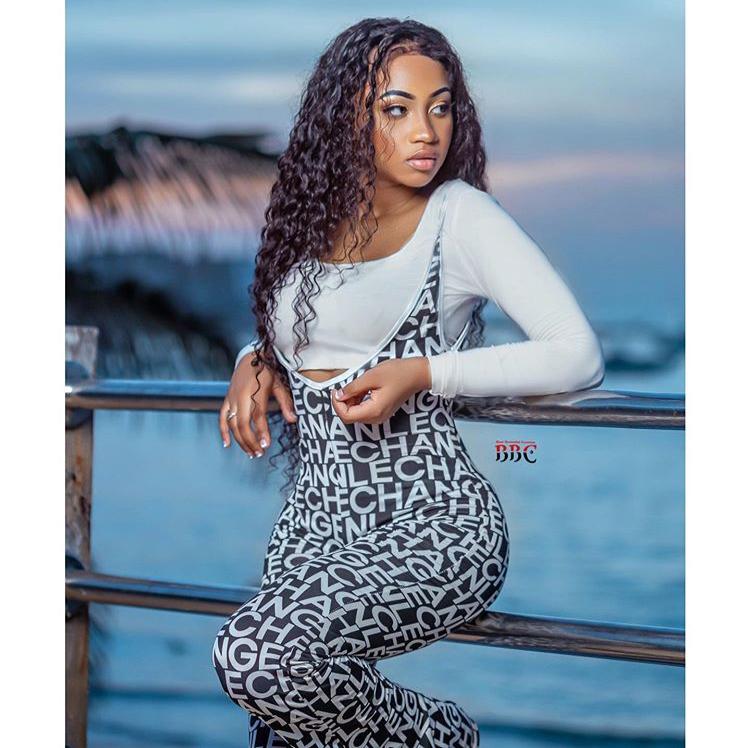 (03 Photos) La chanteuse Astar fait sensation sur le web