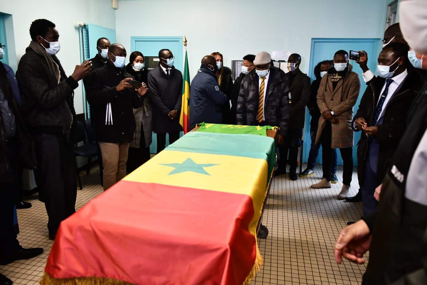 (Photos - Vidéo) Lens : Levée du corps de Papa Bouba Diop