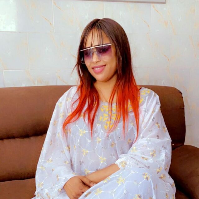 (Photos) La charmante Guigui dévoile toute sa classe en mode diongoma 2.0