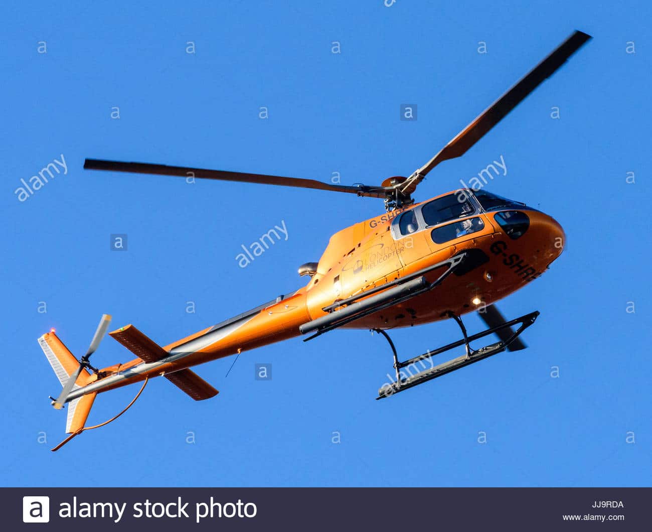 Insolite-Allou Kagne : Un hélicoptère de couleur orange survole la localité tous les mercredis !