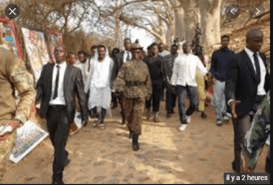 Abdoul Mbaye au chevet des victimes à Kahone