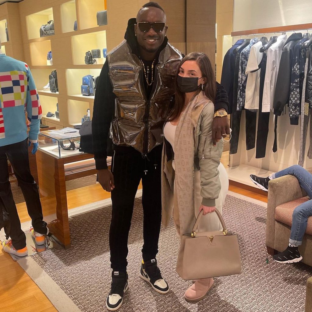 (05 Photos) Mbaye Diagne en toute complicité avec sa petite famille