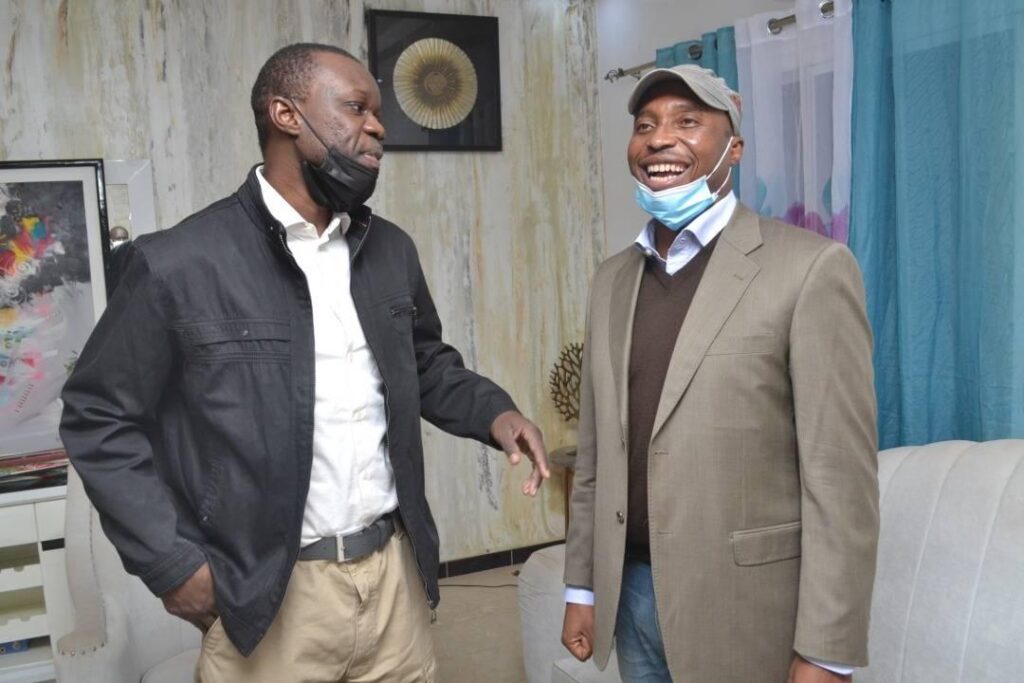 (Photos) Barthelemy chez Sonko : Tu ne seras pas Seul dans ce combat…