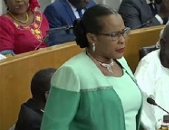 Commission ad hoc : Le député Mame Diarra Fam filme le débat et obtient 20.000 voix