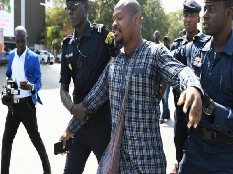 URGENT- Arrestations : Des membres de FRAPP et de PASTEF arrêtés devant la préfecture de Dakar.