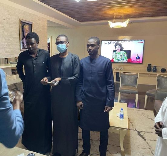 (Photos) Youssou Ndour et son fils Birane chez Thione Seck