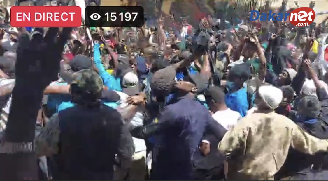 Vidéo Exclusive : Une foule immense accueille Ousmane Sonko devant son domicile