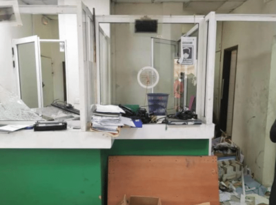 Mbao : les manifestants attaquent la Banque Atlantique et volent 200 millions de FCFA