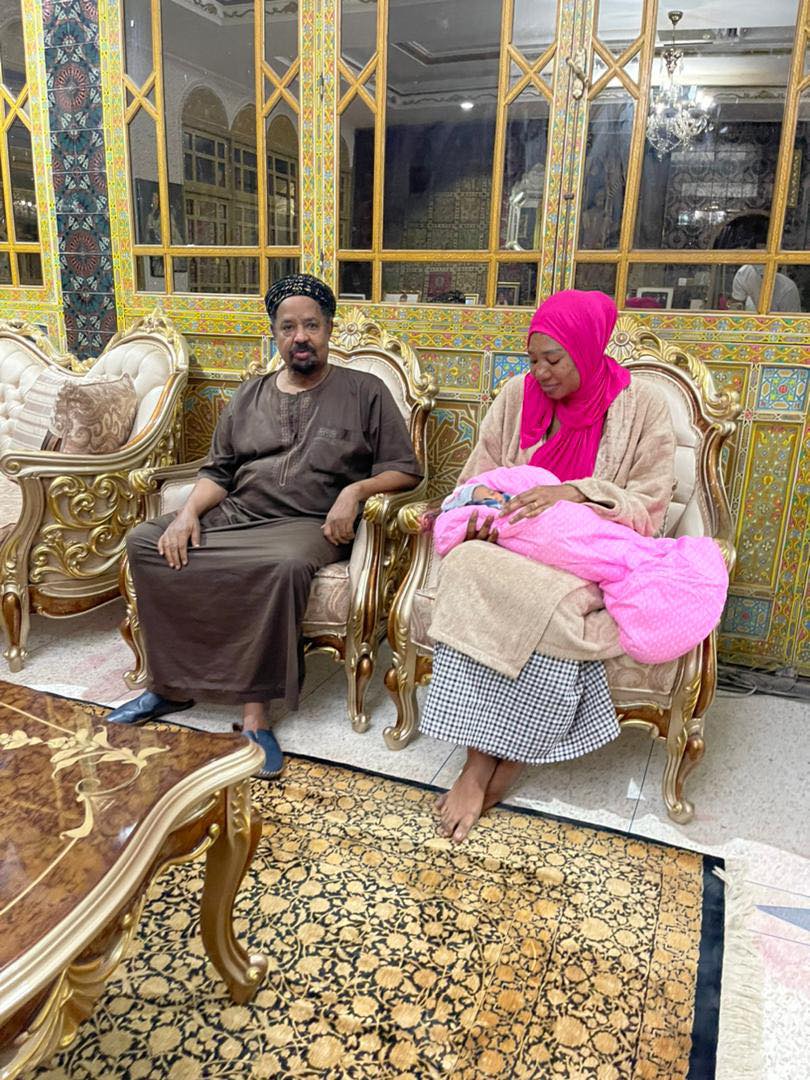 (10 photos) : Ahmed K. Niass baptise sa fille du nom de sa défunte épouse, Khady Sarr