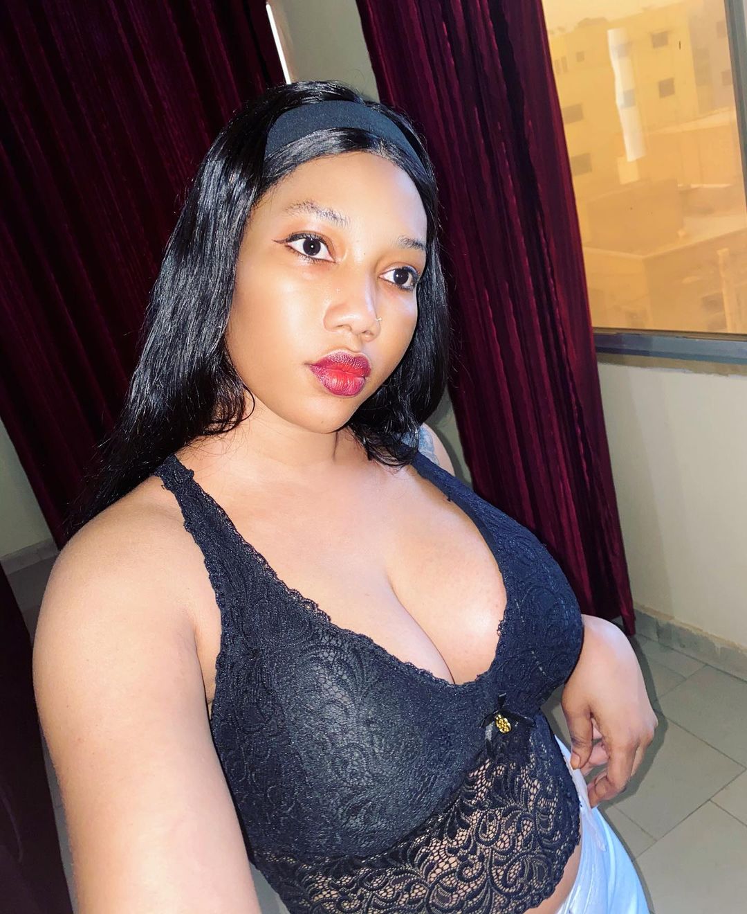 Photos – Nana Aïdara gâte ses fans avec des clichés ultra sensuels