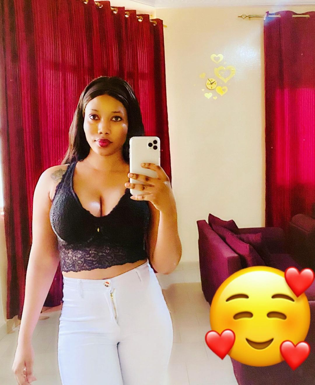 Photos – Nana Aïdara gâte ses fans avec des clichés ultra sensuels