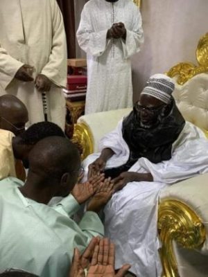 Touba : Ousmane Sonko reçu par Serigne Mountakha Mbacké