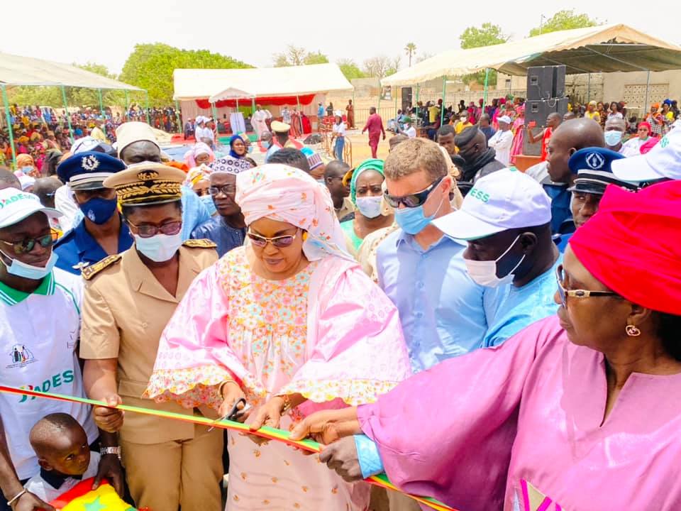 (Vidéo) Kaolack : Le ministre de la femme inaugure cinq infrastructures sociales de base à Guinguinéo