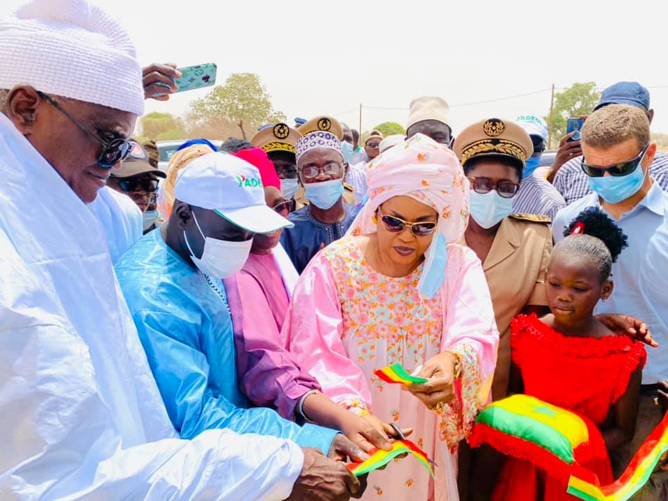 (Vidéo) Kaolack : Le ministre de la femme inaugure cinq infrastructures sociales de base à Guinguinéo