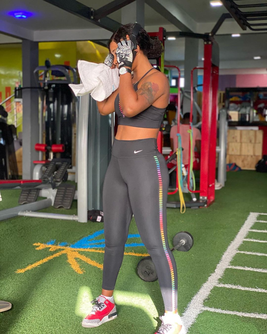 (10 Photos) Fatima Sylla de la 2stv se dévoile en mode Swagg Girl