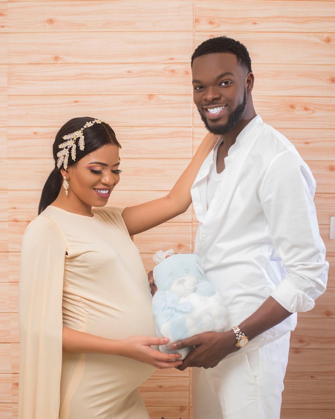 Babyboom : Les clichés de Momo Wade embrassant le ventre de son épouse Soxna Sonko choque les internautes