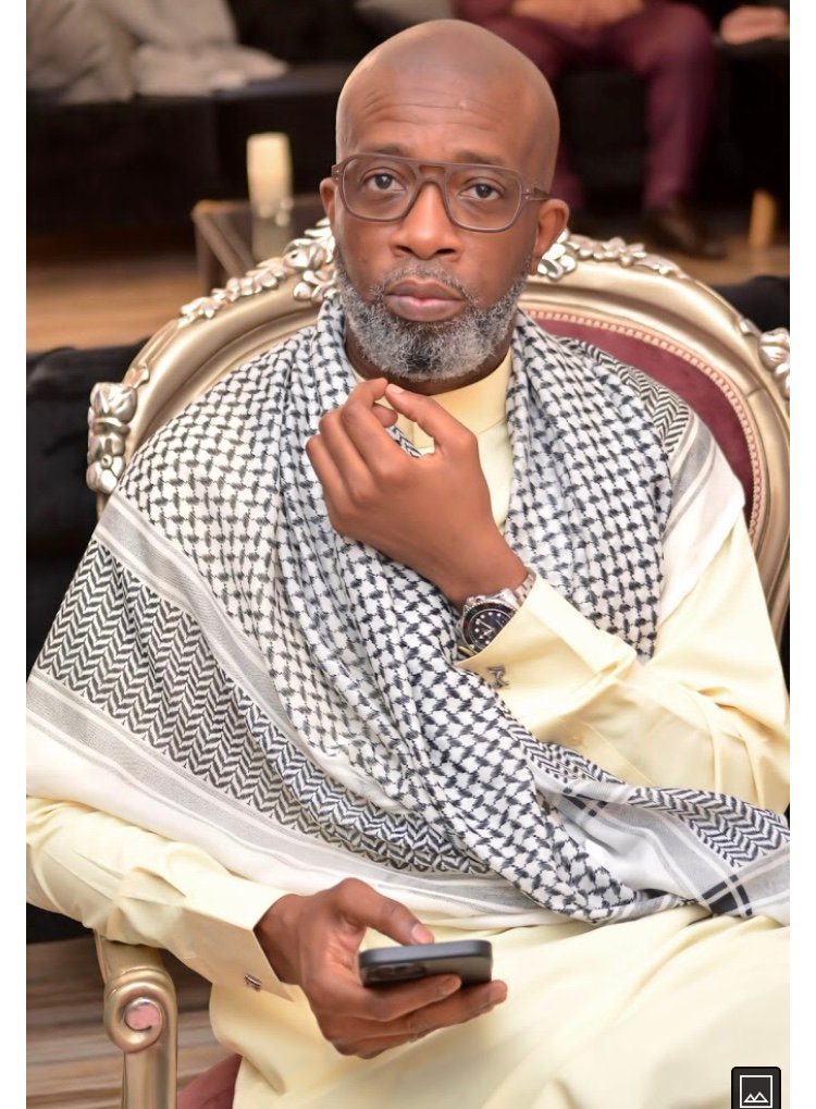 (03 Photos) Simple et discrète : Voici la ravissante épouse de Bouba Ndour