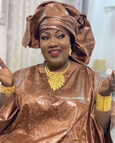 (05 Photos) – Jongama XXL, Les nouvelles clichés de Bijou Ngoné de la 2stv, Toute heureuse, en bonne forme.