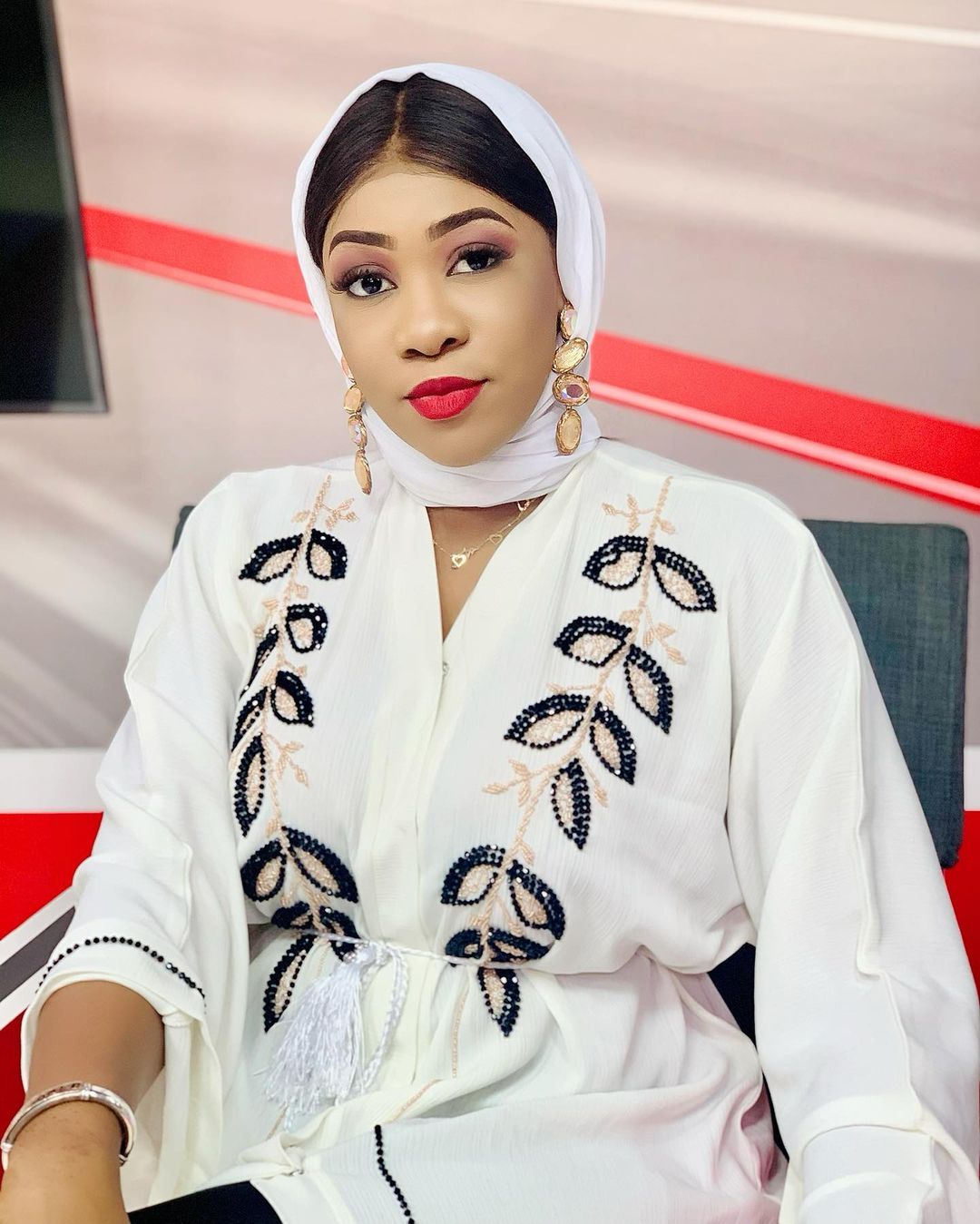 (17 Photos) - Marième Diallo de la Sentv sublime en mode Jalabi